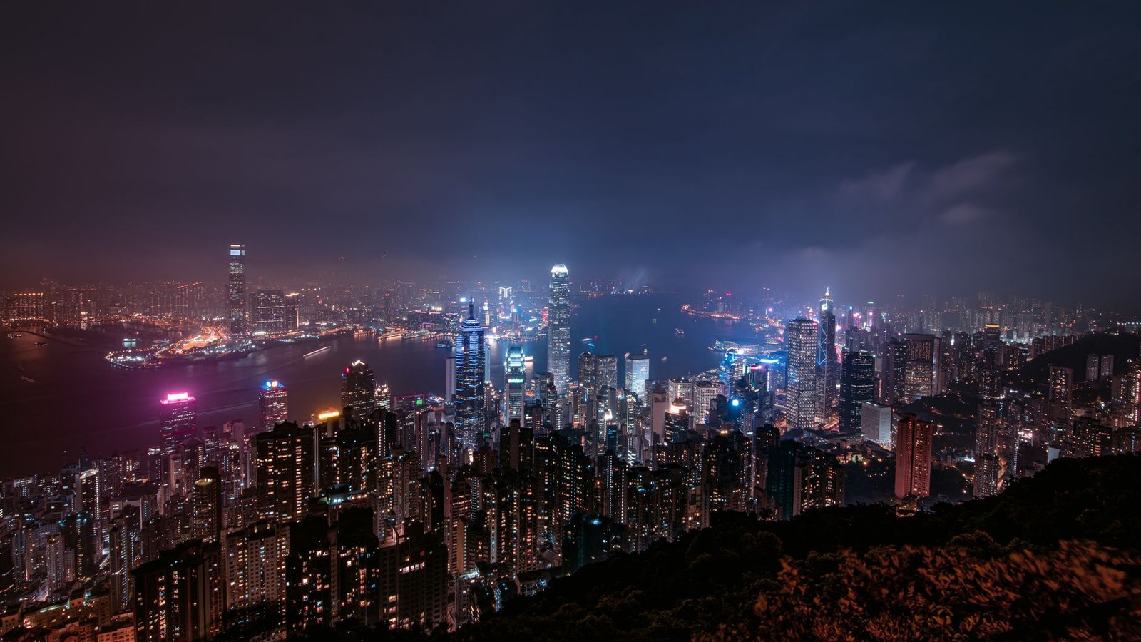 Vue aérienne de Hong Kong et la baie de Kowloon, site de l'ancien aéroport Kai Tak